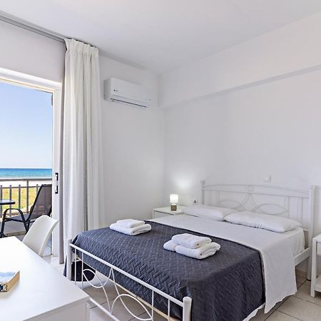 Azure Seaside Apts Magnisía Exterior foto